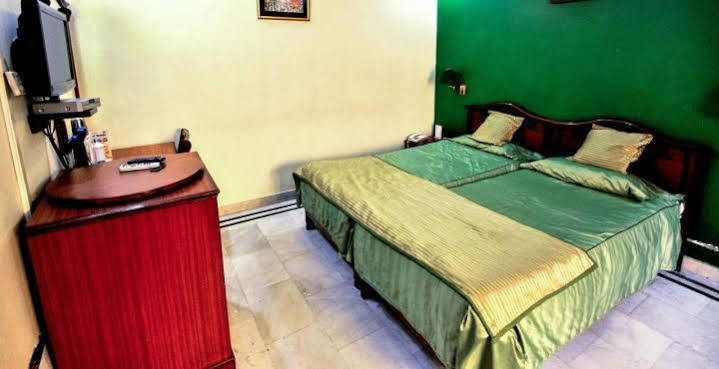Treebo Trend Corporate Inn Chandigarh Exterior photo