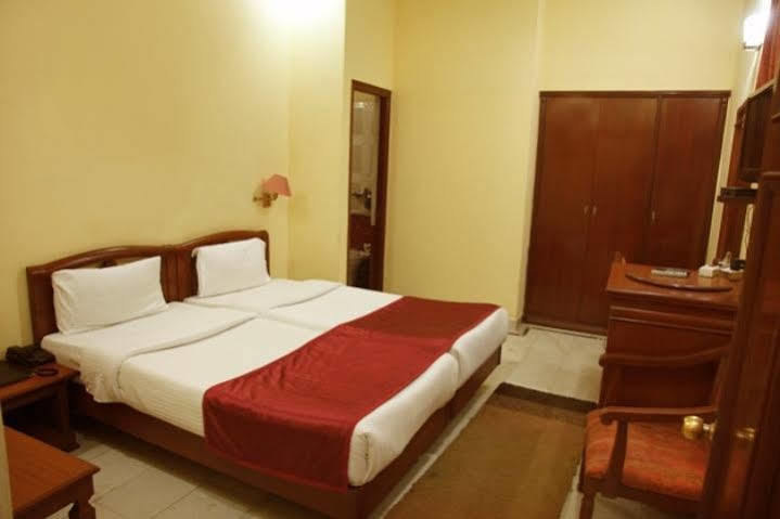 Treebo Trend Corporate Inn Chandigarh Exterior photo