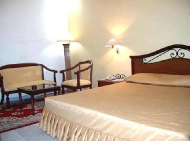 Treebo Trend Corporate Inn Chandigarh Exterior photo