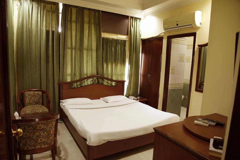 Treebo Trend Corporate Inn Chandigarh Exterior photo