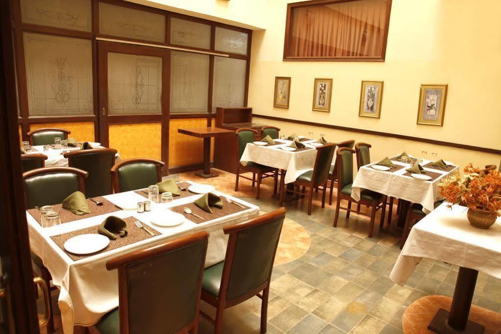 Treebo Trend Corporate Inn Chandigarh Exterior photo