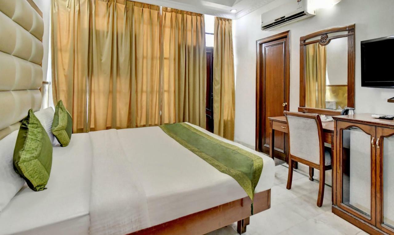 Treebo Trend Corporate Inn Chandigarh Exterior photo