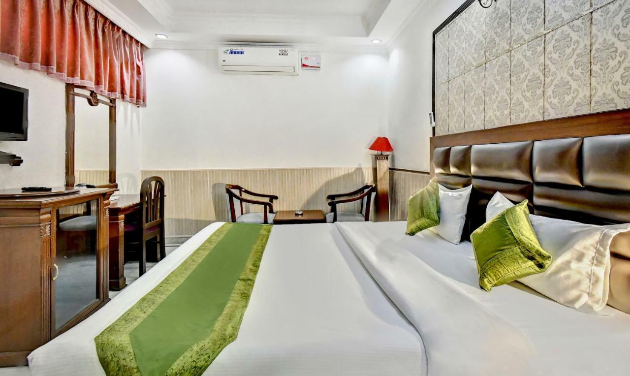 Treebo Trend Corporate Inn Chandigarh Exterior photo