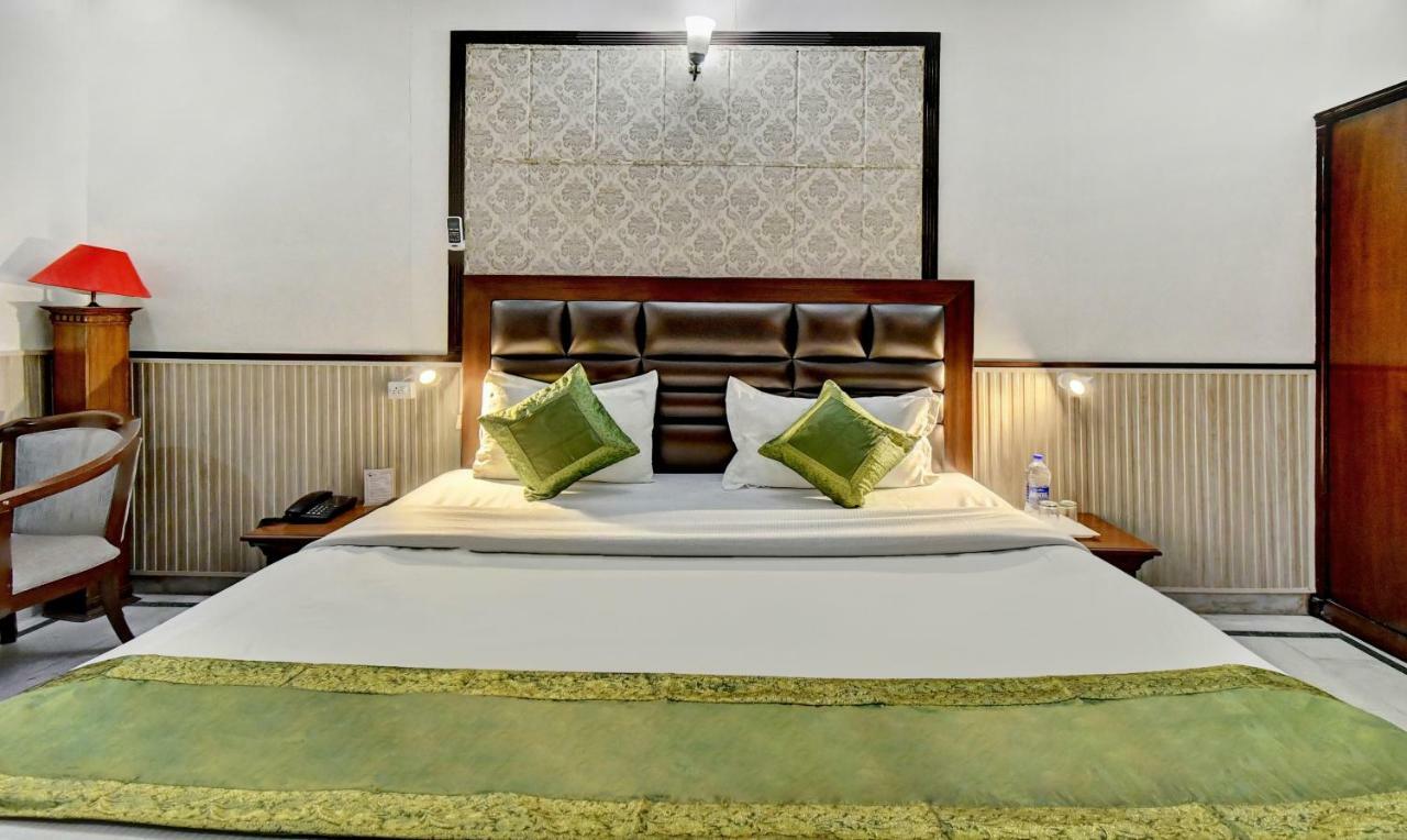Treebo Trend Corporate Inn Chandigarh Exterior photo