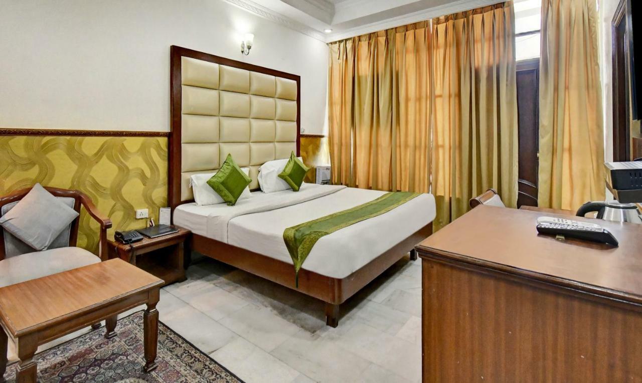 Treebo Trend Corporate Inn Chandigarh Exterior photo
