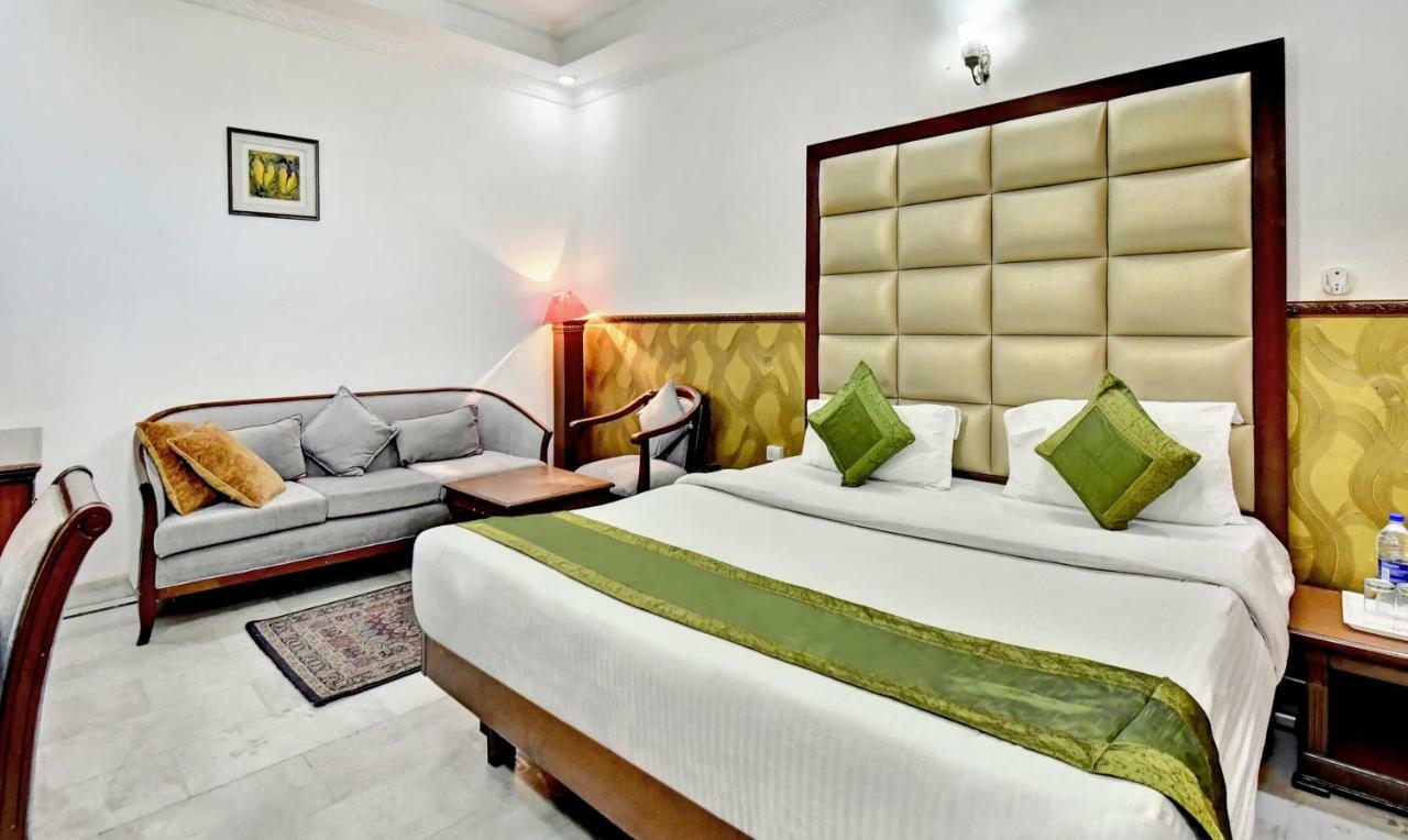 Treebo Trend Corporate Inn Chandigarh Exterior photo