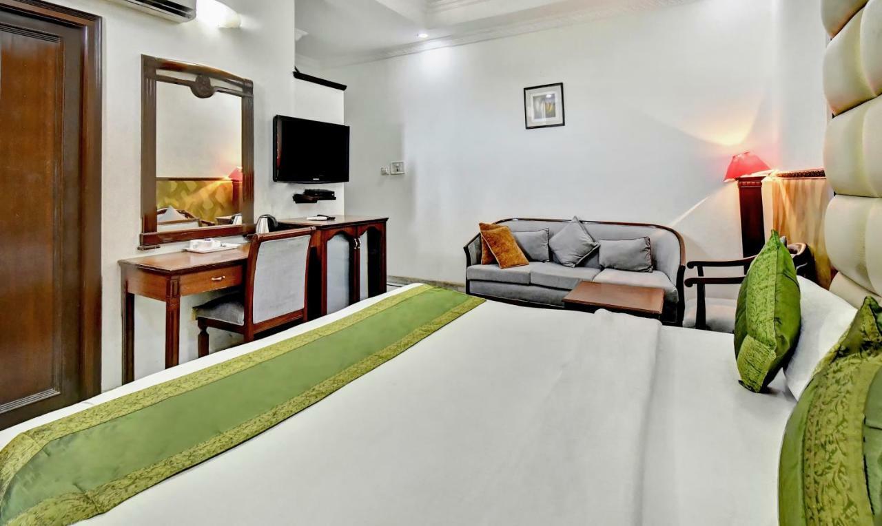 Treebo Trend Corporate Inn Chandigarh Exterior photo
